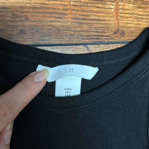 H&M Crop Ribbed Tank - Picture 2 of 2